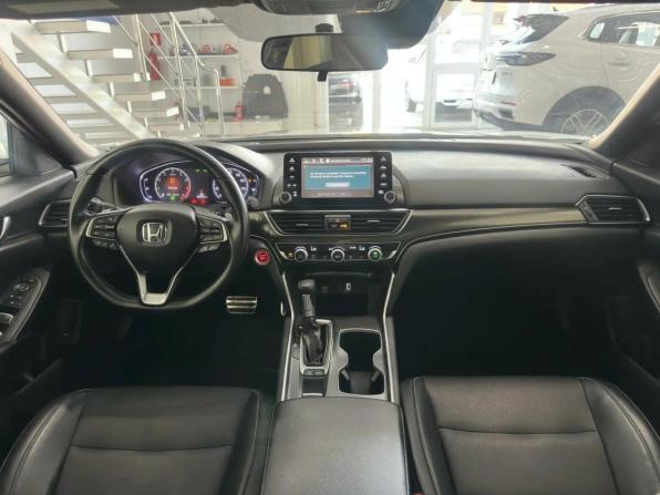 Honda Accord X с пробегом 2018 года, цена 2 080 000 рублей, 118000 км, седан, Автокод Объявления