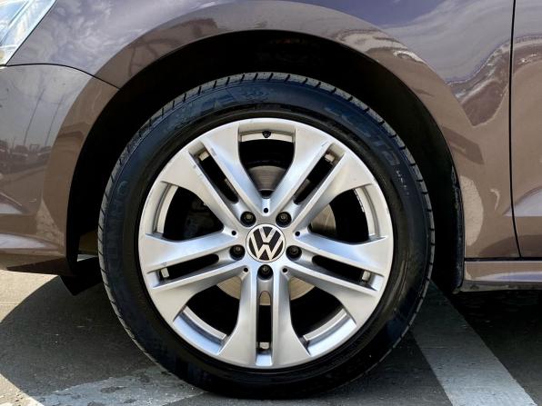 Volkswagen Jetta VI Рестайлинг с пробегом 2018 года, цена 1 349 000 рублей, 193475 км, седан, Автокод Объявления