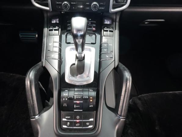 Porsche Cayenne II (958) с пробегом 2011 года, цена 1 795 000 рублей, 248747 км, внедорожник, Автокод Объявления