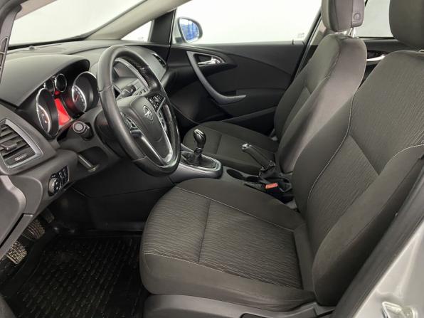 Opel Astra J Рестайлинг с пробегом 2012 года, цена 700 000 рублей, 249505 км, седан, Автокод Объявления