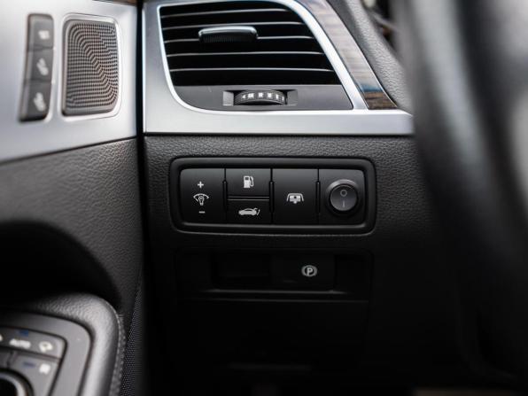 Hyundai Genesis II с пробегом 2015 года, цена 2 449 000 рублей, 102609 км, седан, Автокод Объявления