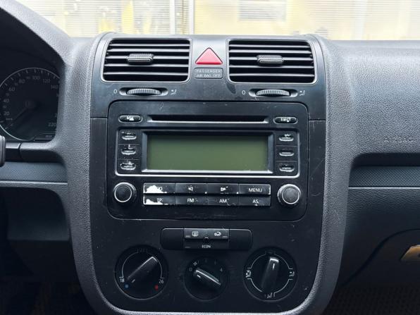 Volkswagen Golf V с пробегом 2004 года, цена 399 000 рублей, 282152 км, хэтчбек, Автокод Объявления