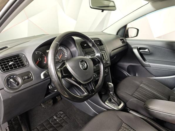 Volkswagen Polo V Рестайлинг с пробегом 2017 года, цена 993 000 рублей, 152921 км, седан, Автокод Объявления