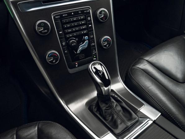Volvo XC60 I Рестайлинг с пробегом 2014 года, цена 1 699 000 рублей, 340000 км, внедорожник, Автокод Объявления