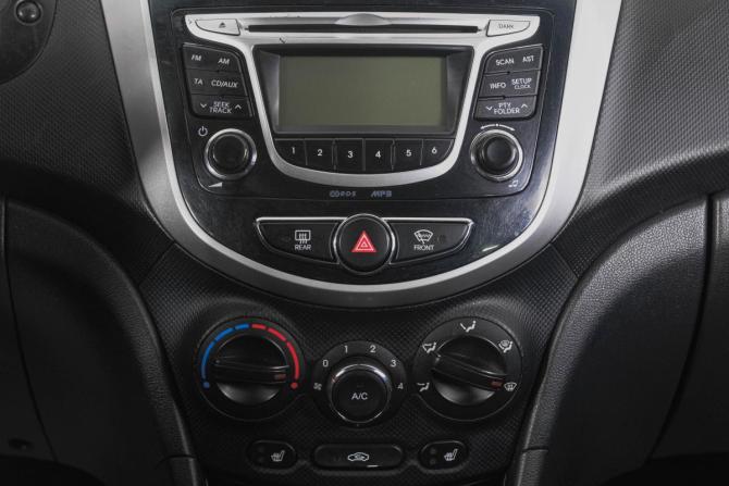Hyundai Solaris I с пробегом 2013 года, цена 799 000 рублей, 217985 км, седан, Автокод Объявления