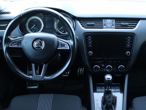 Skoda Octavia III (A7) Рестайлинг с пробегом 2018 года, цена 2 199 000 рублей, 164005 км, лифтбек, Автокод Объявления