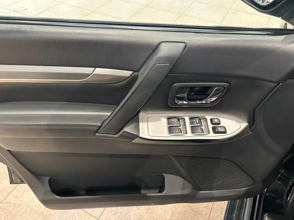 Mitsubishi Pajero IV Рестайлинг 2 с пробегом 2015 года, цена 1 919 000 рублей, 212852 км, внедорожник, Автокод Объявления