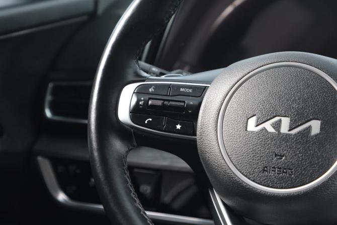 Kia Sportage V с пробегом 2022 года, цена 3 299 000 рублей, 53000 км, внедорожник, Автокод Объявления