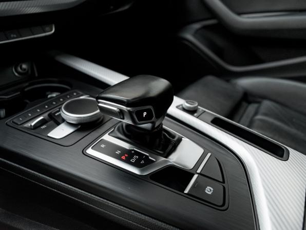 Audi A5 II (F5) с пробегом 2017 года, цена 2 300 000 рублей, 212778 км, лифтбек, Автокод Объявления