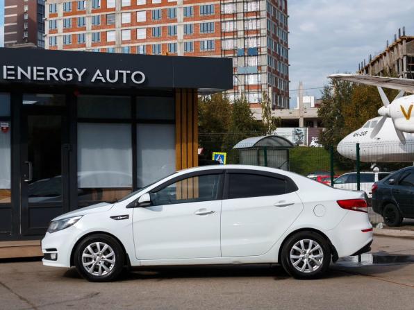 Kia Rio III Рестайлинг с пробегом 2015 года, цена 860 000 рублей, 245111 км, седан, Автокод Объявления