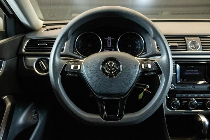 Volkswagen Passat (North America and China) I Рестайлинг с пробегом 2016 года, цена 1 419 000 рублей, 147660 км, седан, Автокод Объявления