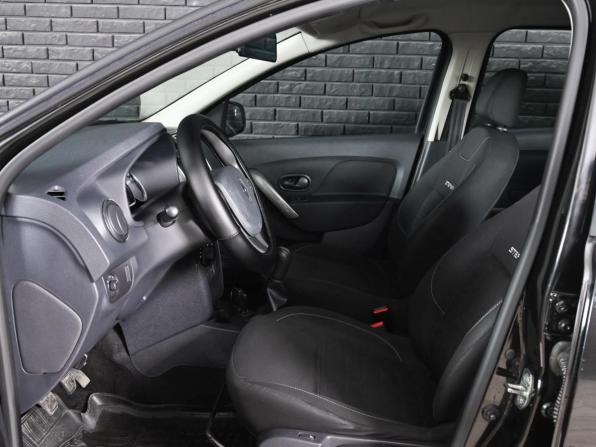 Renault Sandero II с пробегом 2014 года, цена 1 000 000 рублей, 51156 км, хэтчбек, Автокод Объявления