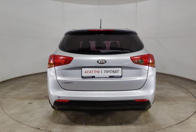 Kia Ceed II с пробегом 2013 года, цена 795 000 рублей, 243500 км, универсал, Автокод Объявления