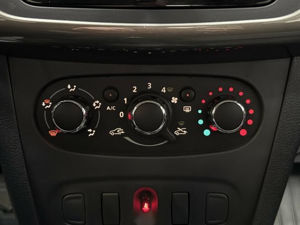 Renault Logan II Рестайлинг с пробегом 2019 года, цена 1 125 000 рублей, 100758 км, седан, Автокод Объявления