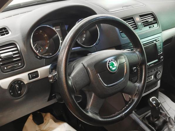 Skoda Yeti I с пробегом 2012 года, цена 450 000 рублей, 217783 км, внедорожник, Автокод Объявления