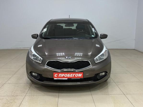 Kia Ceed II с пробегом 2015 года, цена 1 000 000 рублей, 142062 км, хэтчбек, Автокод Объявления