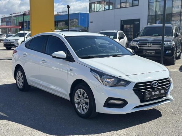 Hyundai Solaris II с пробегом 2017 года, цена 1 260 000 рублей, 128175 км, седан, Автокод Объявления