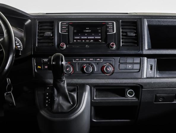 Volkswagen Caravelle T6 с пробегом 2015 года, цена 2 190 000 рублей, 226925 км, минивэн, Автокод Объявления