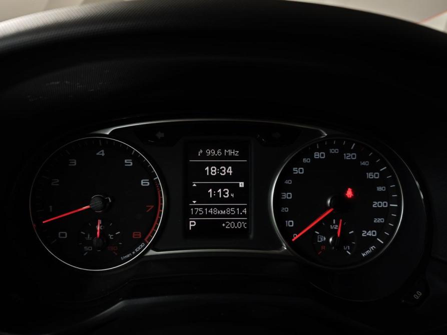 Audi A1 I (8X) Москва  - изображение 17