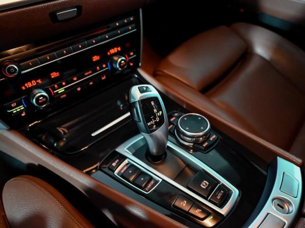 BMW 5 серии VI (F10/F11/F07) Рестайлинг с пробегом 2015 года, цена 2 580 000 рублей, 143758 км, лифтбек, Автокод Объявления