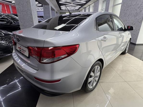 Kia Rio III Рестайлинг с пробегом 2015 года, цена 1 299 000 рублей, 118577 км, седан, Автокод Объявления