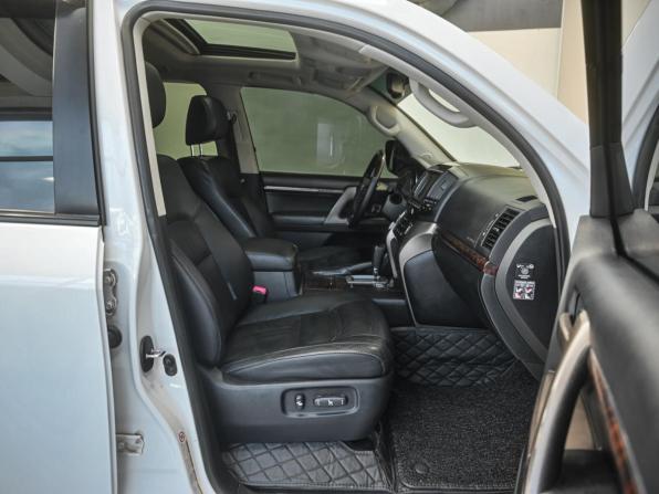 Toyota Land Cruiser 200 Series с пробегом 2011 года, цена 3 499 000 рублей, 259000 км, внедорожник, Автокод Объявления