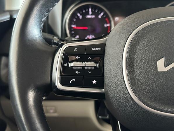 Kia Carnival IV с пробегом 2023 года, цена 4 022 000 рублей, 64537 км, минивэн, Автокод Объявления