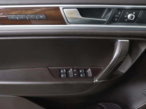 Volkswagen Touareg II Рестайлинг с пробегом 2017 года, цена 3 499 000 рублей, 128135 км, внедорожник, Автокод Объявления