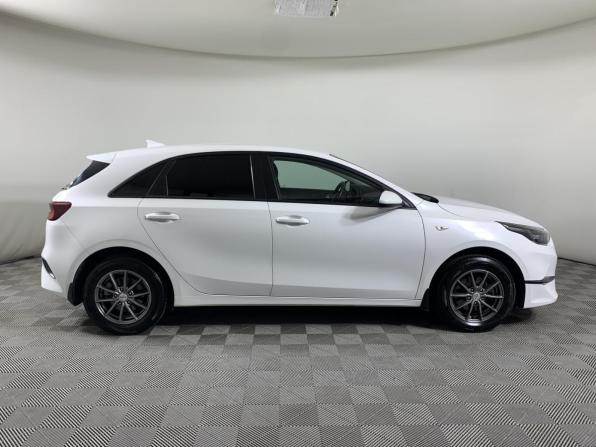Kia Ceed III Рестайлинг с пробегом 2022 года, цена 2 080 000 рублей, 97666 км, универсал, Автокод Объявления