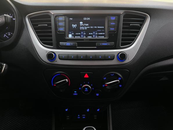 Hyundai Solaris II с пробегом 2018 года, цена 1 260 000 рублей, 145000 км, седан, Автокод Объявления