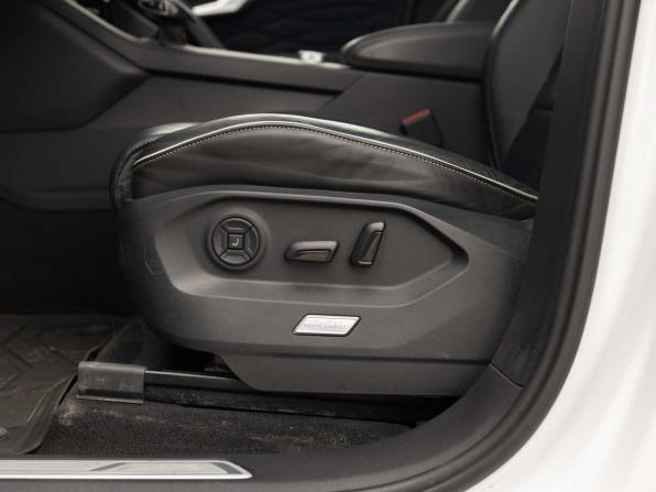 Volkswagen Touareg III с пробегом 2021 года, цена 5 380 000 рублей, 124168 км, внедорожник, Автокод Объявления