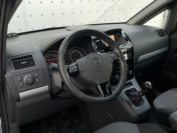 Opel Zafira B Рестайлинг с пробегом 2011 года, цена 890 000 рублей, 176129 км, компактвэн, Автокод Объявления