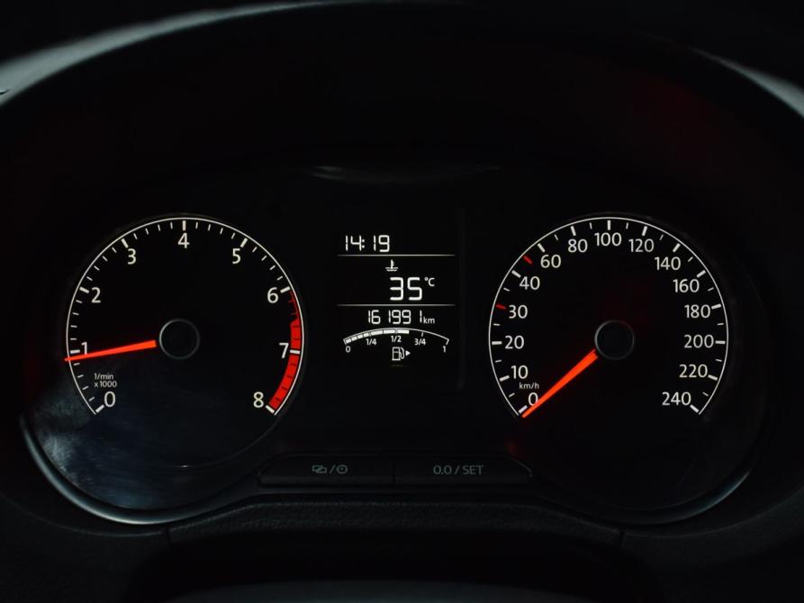Volkswagen Polo V Рестайлинг Кемерово  - изображение 9