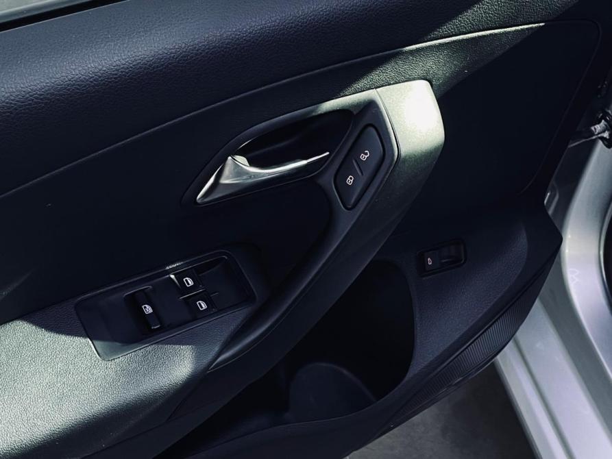Volkswagen Polo V Рестайлинг Оренбург  - изображение 17