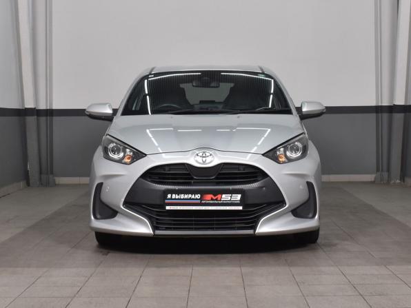 Toyota Yaris IV с пробегом 2021 года, цена 1 049 995 рублей, 129498 км, хэтчбек, Автокод Объявления