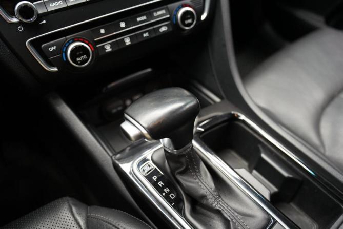 Kia Optima IV с пробегом 2018 года, цена 1 644 000 рублей, 215524 км, седан, Автокод Объявления