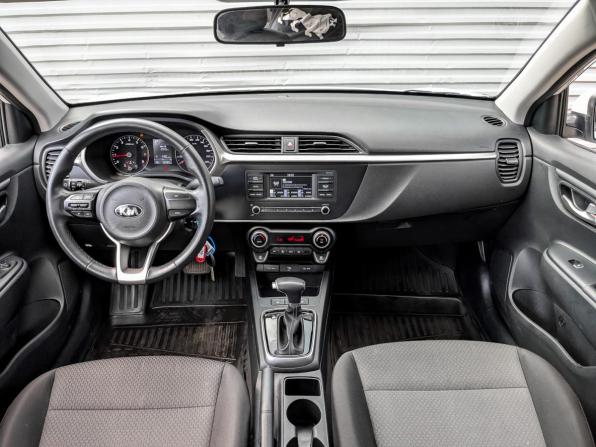 Kia Rio IV Рестайлинг с пробегом 2021 года, цена 1 550 000 рублей, 80362 км, седан, Автокод Объявления