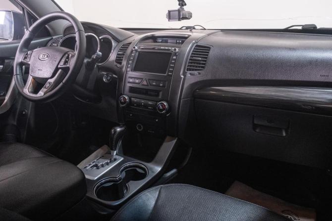 Kia Sorento II с пробегом 2012 года, цена 1 649 000 рублей, 281000 км, внедорожник, Автокод Объявления