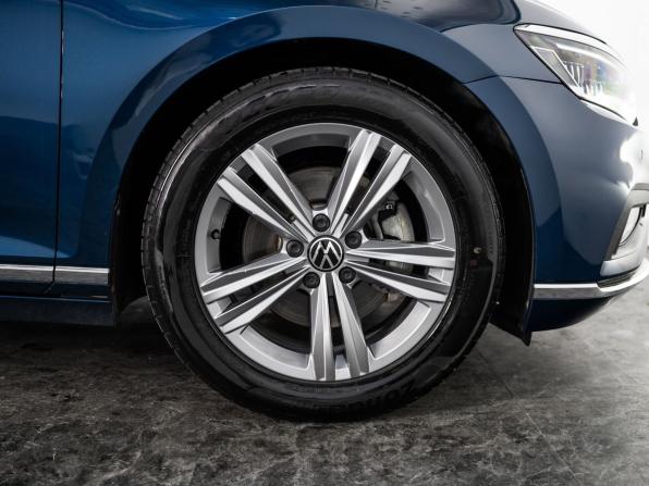 Volkswagen Passat B8 Рестайлинг с пробегом 2021 года, цена 2 400 000 рублей, 52607 км, седан, Автокод Объявления