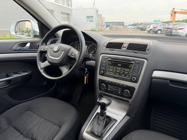 Skoda Octavia II (A5) Рестайлинг с пробегом 2010 года, цена 665 000 рублей, 210000 км, лифтбек, Автокод Объявления
