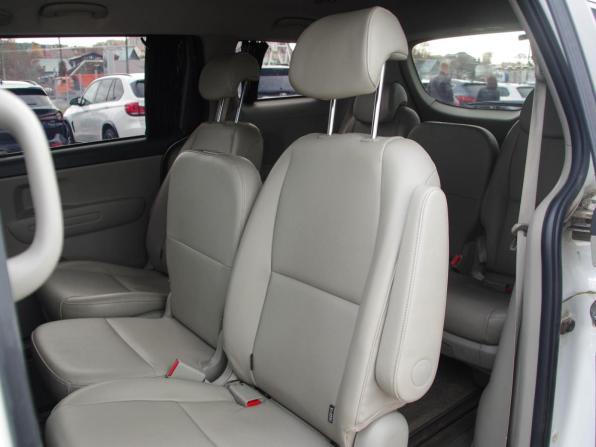 Kia Carnival III с пробегом 2017 года, цена 2 380 000 рублей, 118000 км, минивэн, Автокод Объявления