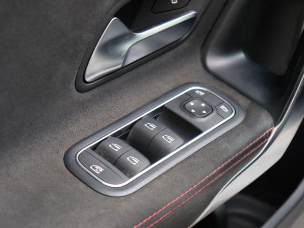 Mercedes-Benz A-Класс IV (W177) с пробегом 2019 года, цена 2 465 000 рублей, 103248 км, седан, Автокод Объявления