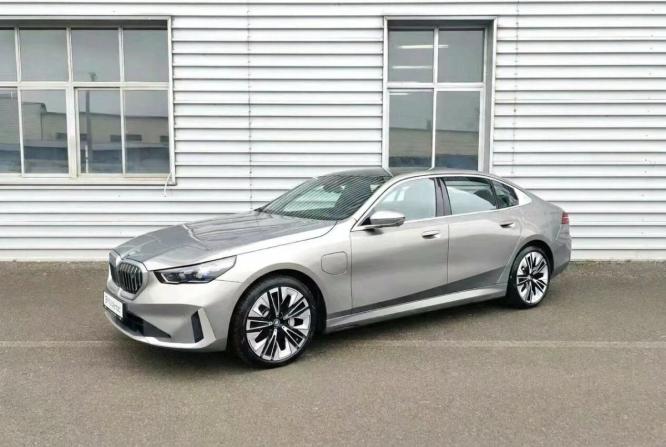 BMW i5 с пробегом 2024 года, цена 6 990 000 рублей, 10478 км, седан, Автокод Объявления