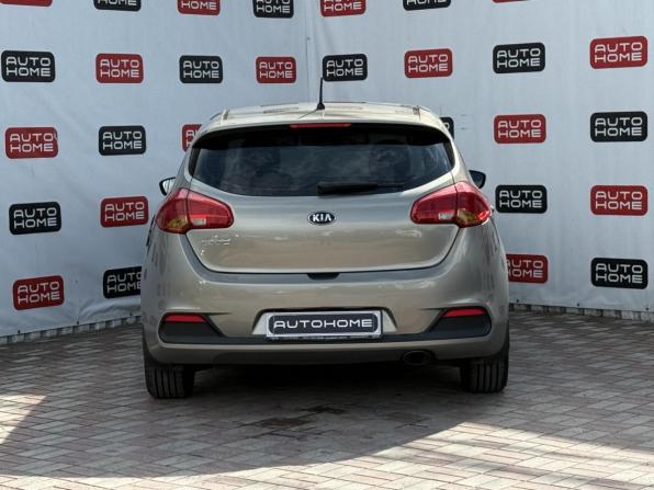 Kia Ceed II с пробегом 2012 года, цена 724 990 рублей, 190000 км, хэтчбек, Автокод Объявления