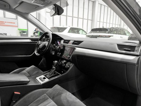 Skoda Superb III Рестайлинг с пробегом 2021 года, цена 2 350 000 рублей, 102600 км, лифтбек, Автокод Объявления