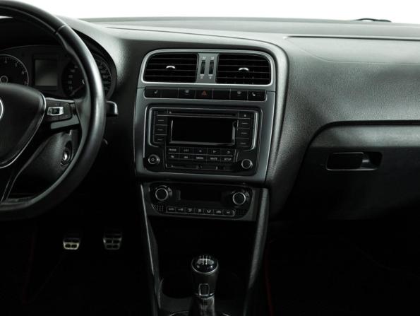 Volkswagen Polo V Рестайлинг с пробегом 2016 года, цена 1 048 790 рублей, 137881 км, седан, Автокод Объявления