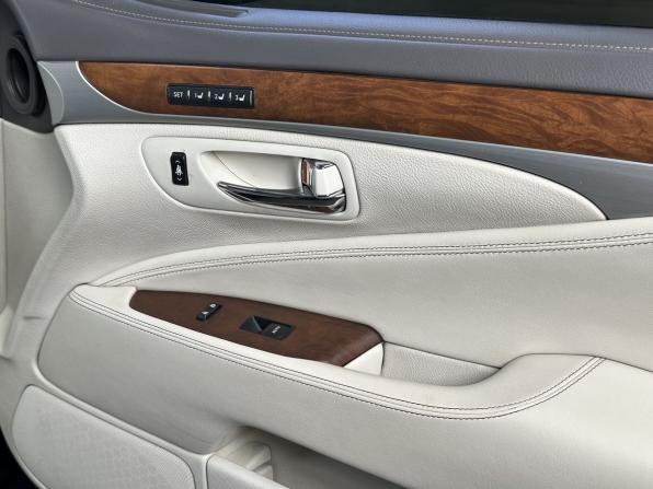 Lexus LS IV Рестайлинг 2 с пробегом 2012 года, цена 1 990 000 рублей, 243589 км, седан, Автокод Объявления