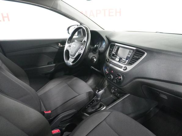 Hyundai Solaris II с пробегом 2017 года, цена 1 407 000 рублей, 80570 км, седан, Автокод Объявления