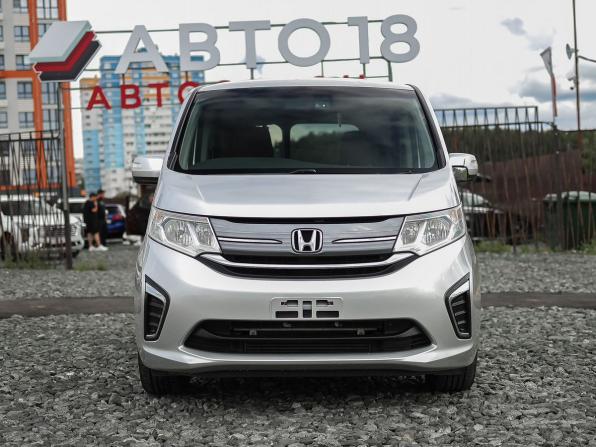 Honda Stepwgn V с пробегом 2016 года, цена 1 940 000 рублей, 75645 км, минивэн, Автокод Объявления