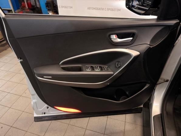 Hyundai Santa Fe III Рестайлинг с пробегом 2016 года, цена 1 849 000 рублей, 111000 км, внедорожник, Автокод Объявления